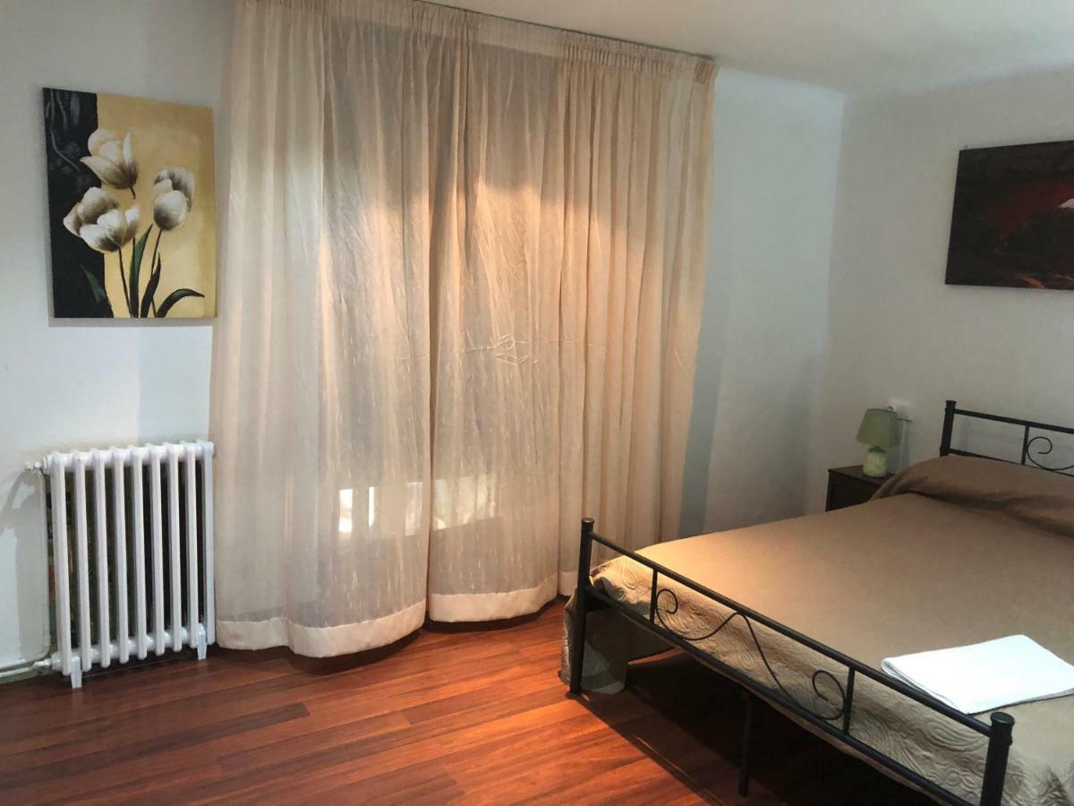 Hostal Di Verena Puigcerdà Zewnętrze zdjęcie